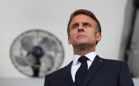 Францияда 80 депутат Макронды президенттіктен кетіруді талап ететін қарарға қол қойды.