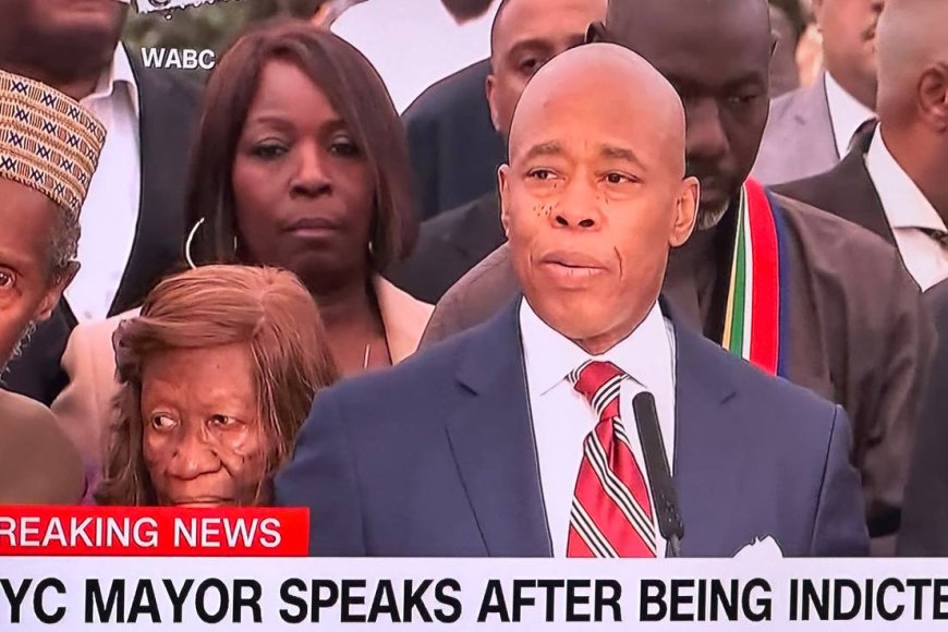 The mayor of New York declared himself a victim after being charged with five counts of corruption