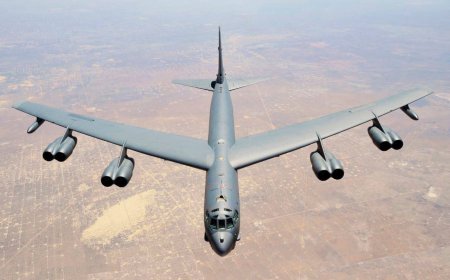 США развертывают 12 бомбардировщиков B-52 на фоне угрозы нападения Ирана на Израиль