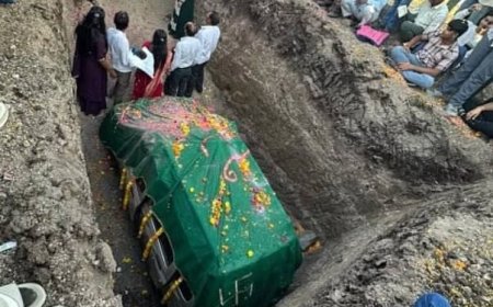 Funeral for a car: an Indian family buried a Suzuki for half a million