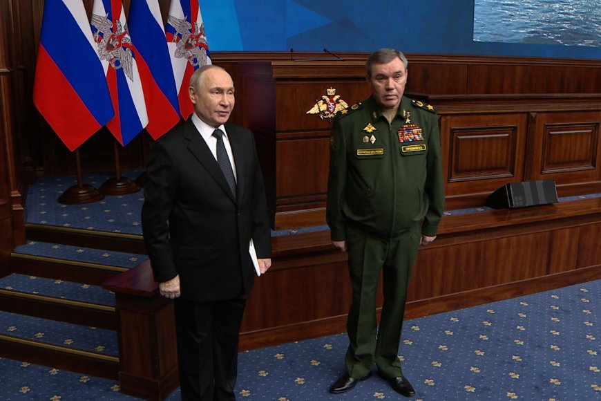 Владимир Путин на расширенной коллегии Минобороны подвел военные итоги года.