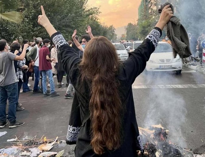 США открыто призвали иранцев продолжать уличные протесты