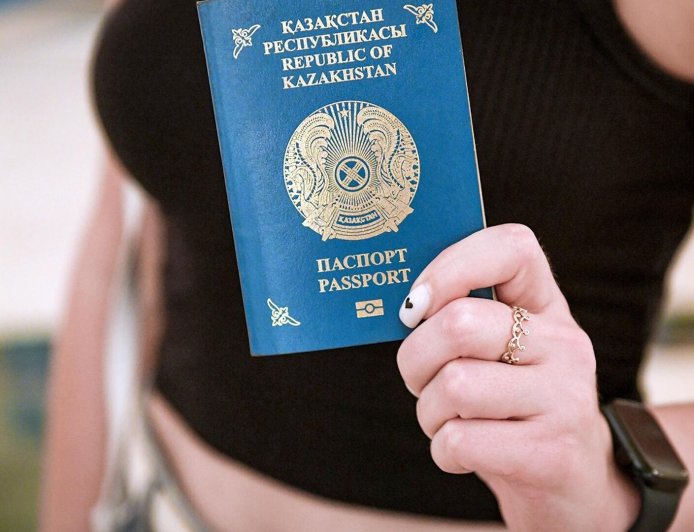 Казахстанский паспорт укрепил позиции в мировом рейтинге