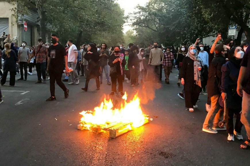 Протесты в Иране переходят в фазу вооружённого противостояния