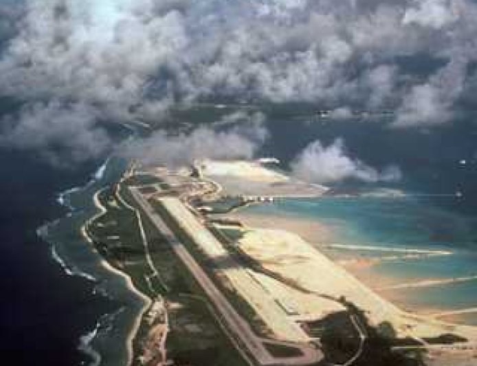 СМИ: Иран запустил ракеты в сторону базы США и Великобритании в Индийском океане