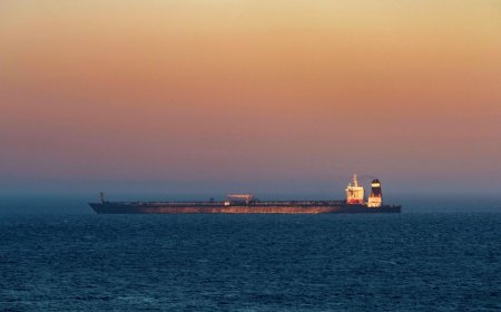 Проход иранского супертанкера ставит под вопрос блокаду
