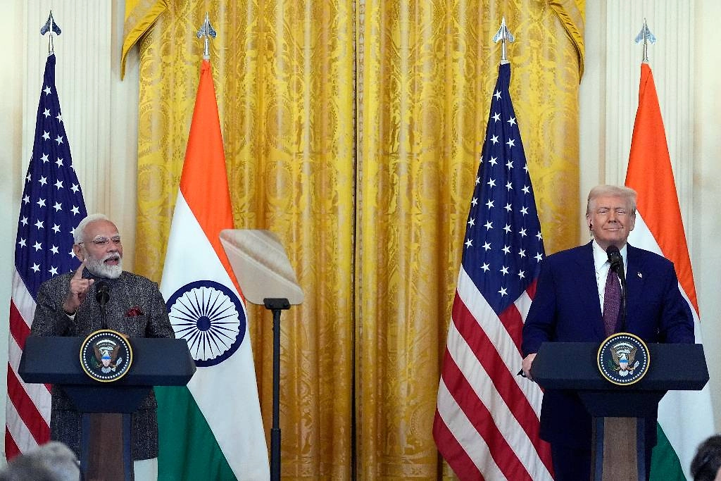Трамп связал торговое соглашение с Индией с отказом от российской нефти .