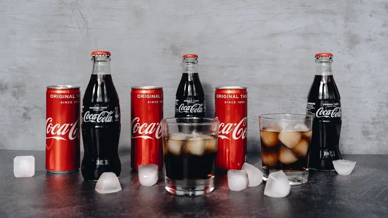 Минюст РК сообщил о выявлении контрафактной Coca-Cola в Шымкенте