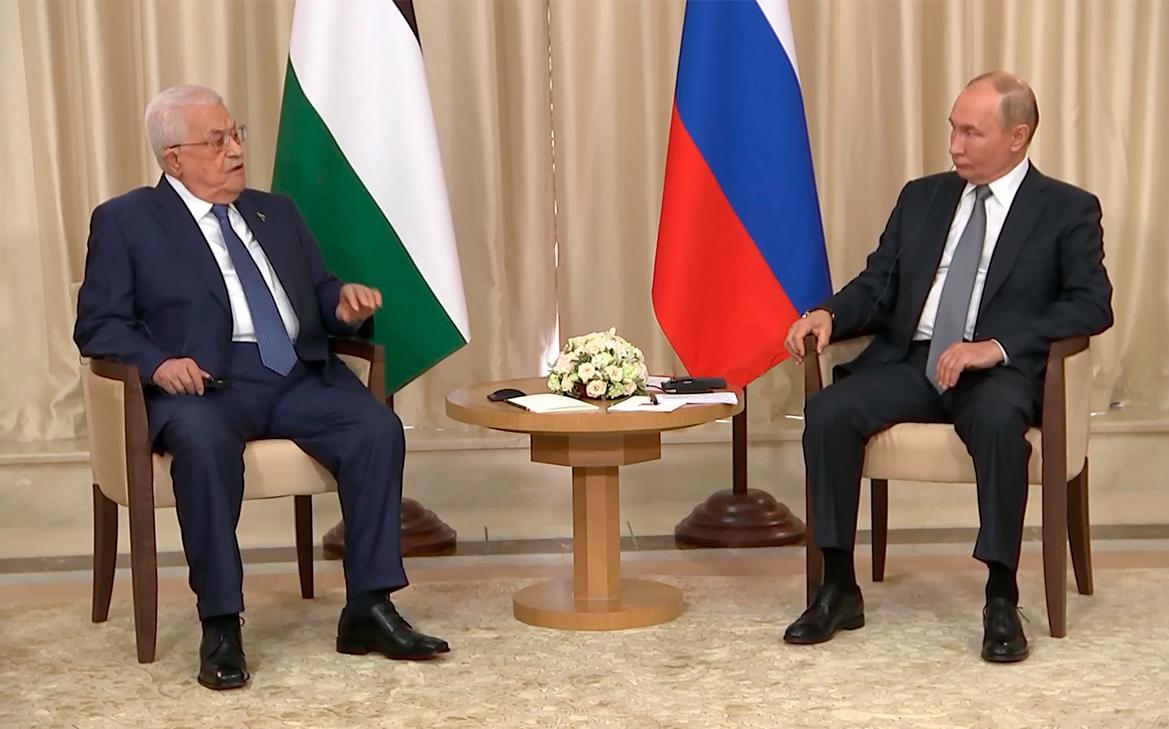 Палестина президенті Махмуд Аббас Владимир Путинмен кездесу үшін Ресейге келді