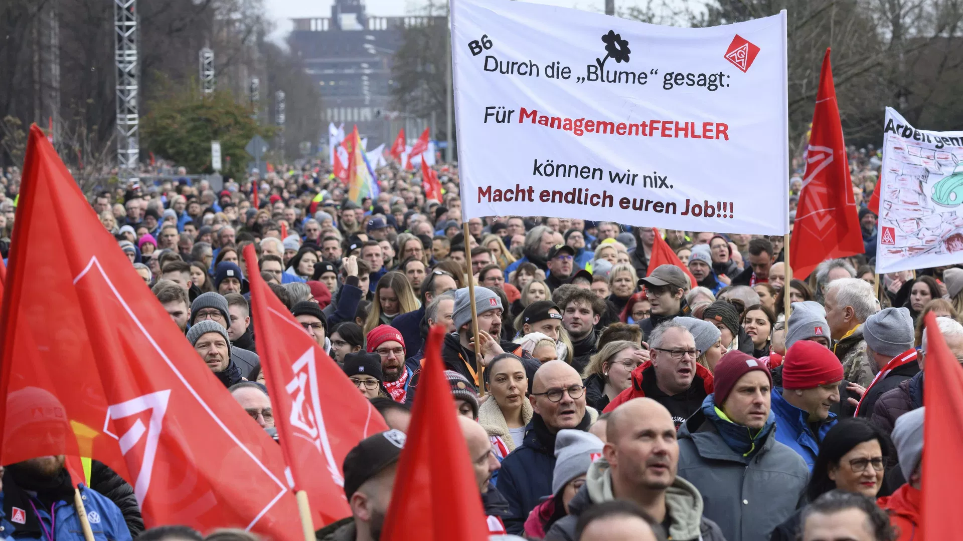 100,000 Volkswagen Workers in Germany Go on Strike