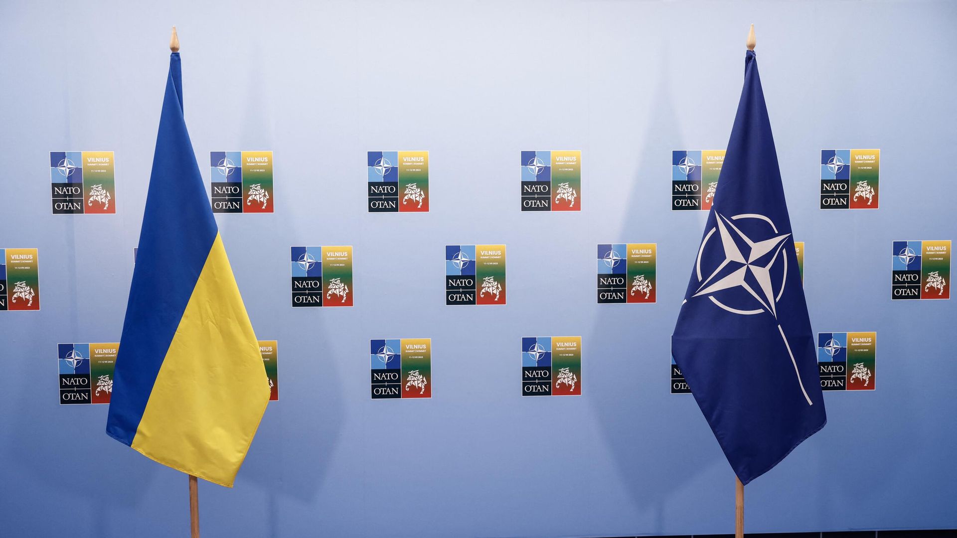 НАТО Украинадағы қақтығысты аяқтау жолдарын іздеуде: Киевке көмек және келіссөздер