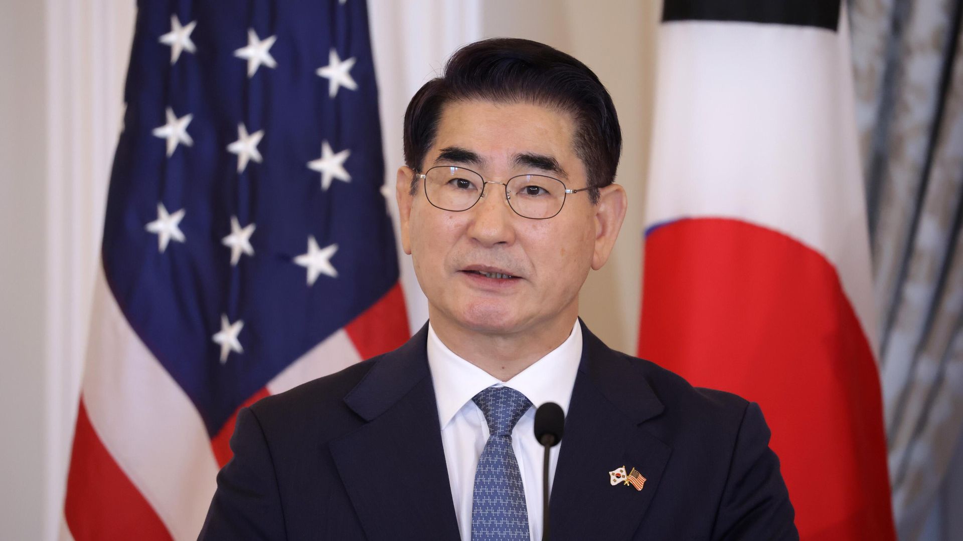 Former South Korean Defense Minister Kim Young Hyun Attempts Suicide
