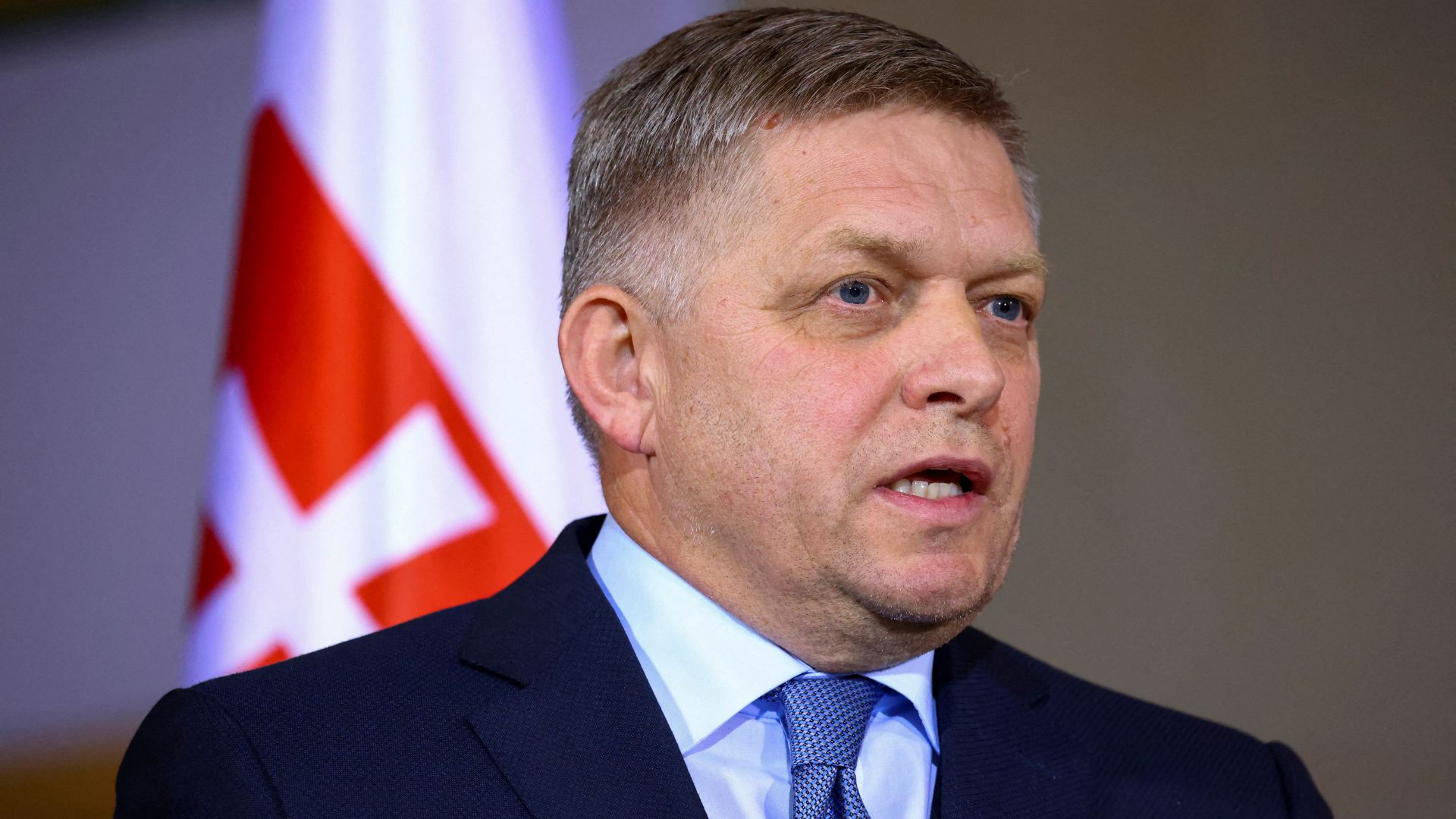 Фицо газ транзитін тоқтатуына байланысты украиндарға көрсетілетін көмекті азайтатынын ескертті