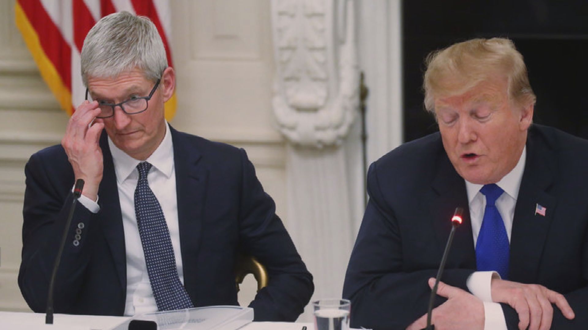 Некогда критики Трампа теперь массово поддерживают его финансово