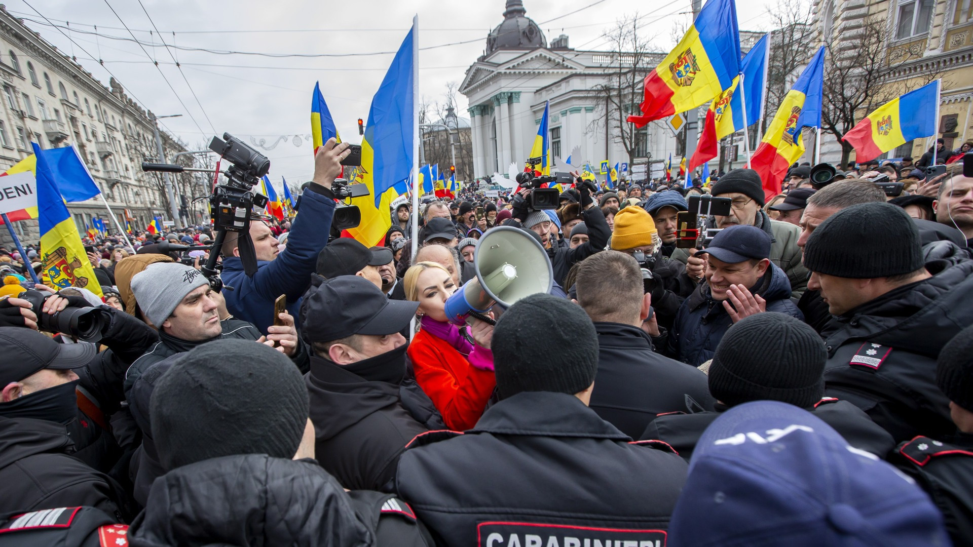 Румынияда бостандық үшін жаппай наразылықтар басталды