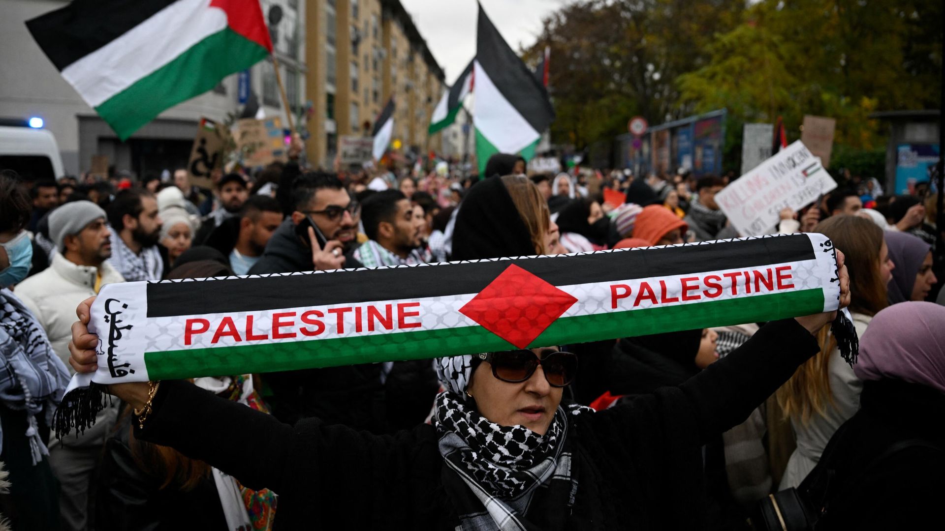 Silent Demonstration in Berlin Honors Victims in Gaza