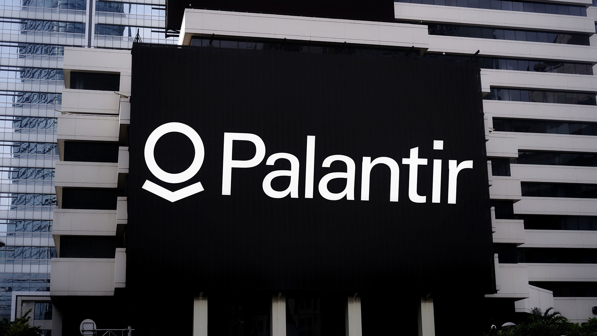 Palantir компаниясының бас техникалық директоры: "АҚШ Қытаймен соғыс жағдайында"