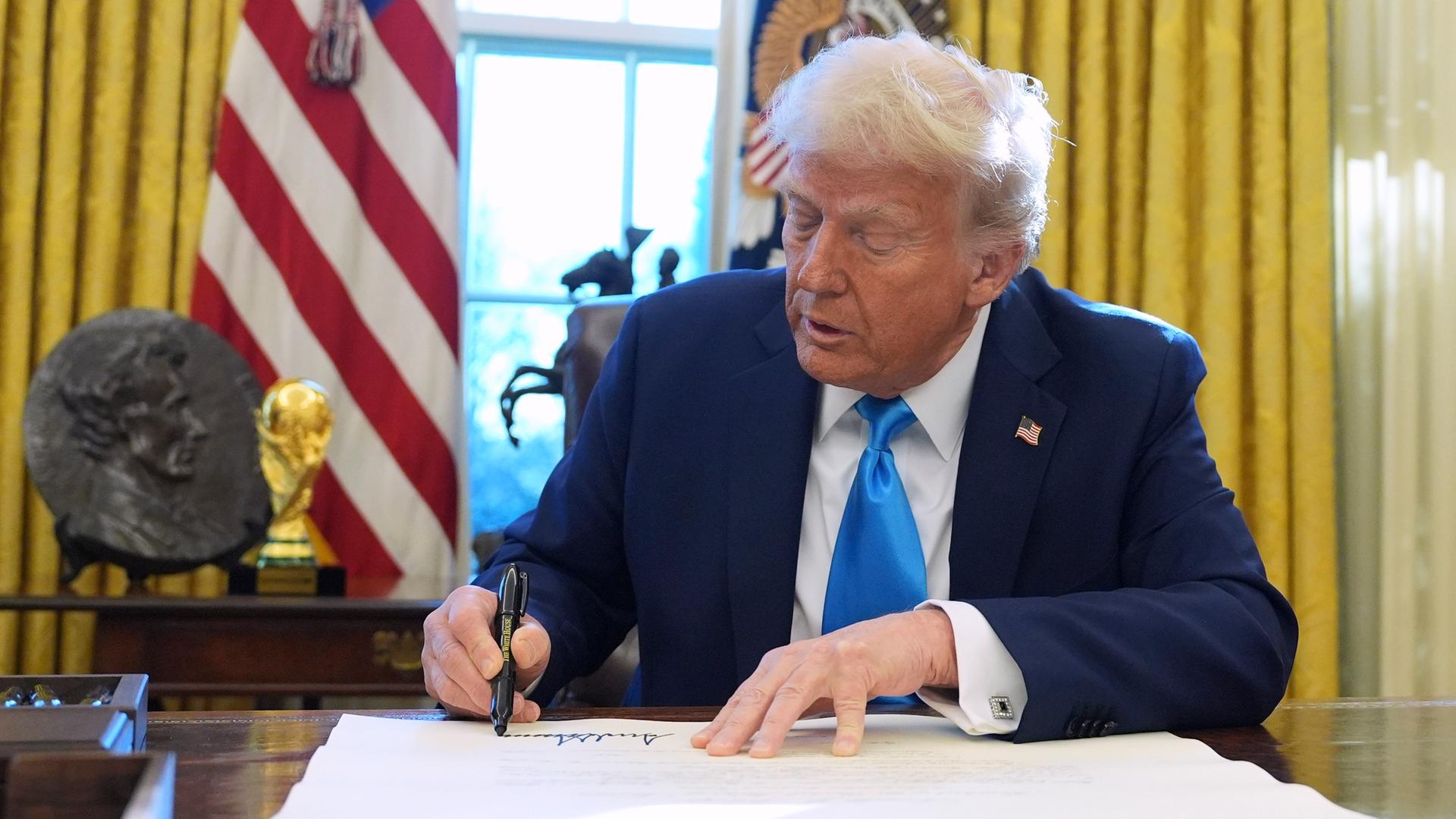 Trump Declares Iran Enemy No.1 and Prepares to Strike Its Economy