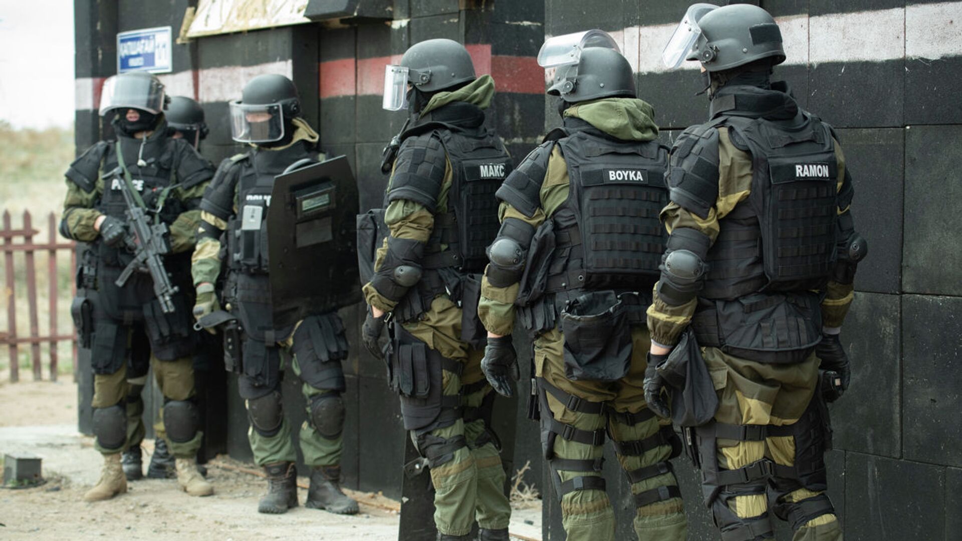 Тоқаев UAE SWAT Challenge чемпионатында көзге түскен қазақстандық арнайы жасақ сарбаздарын марапаттады