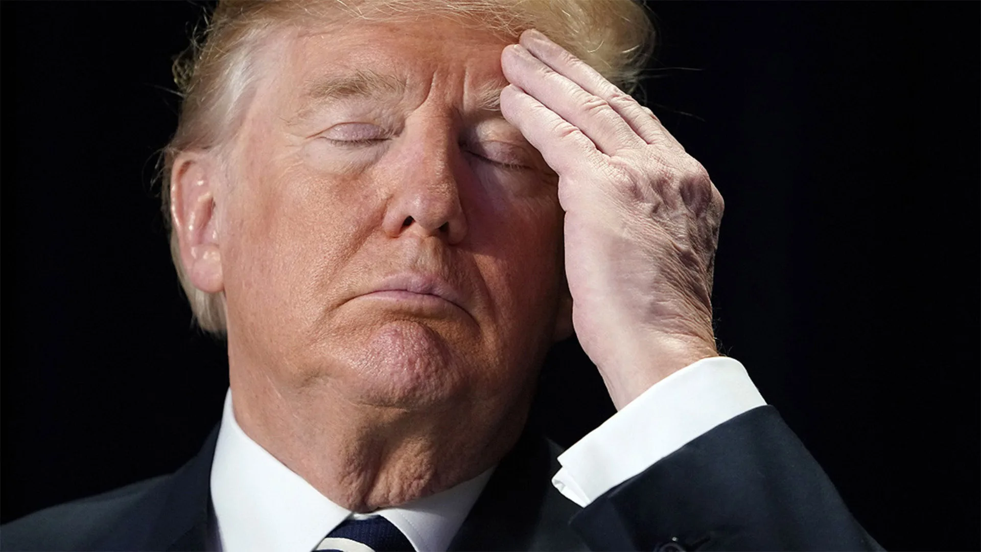 Дефицит бюджета США превысил $1 трлн при Трампе в первый месяц