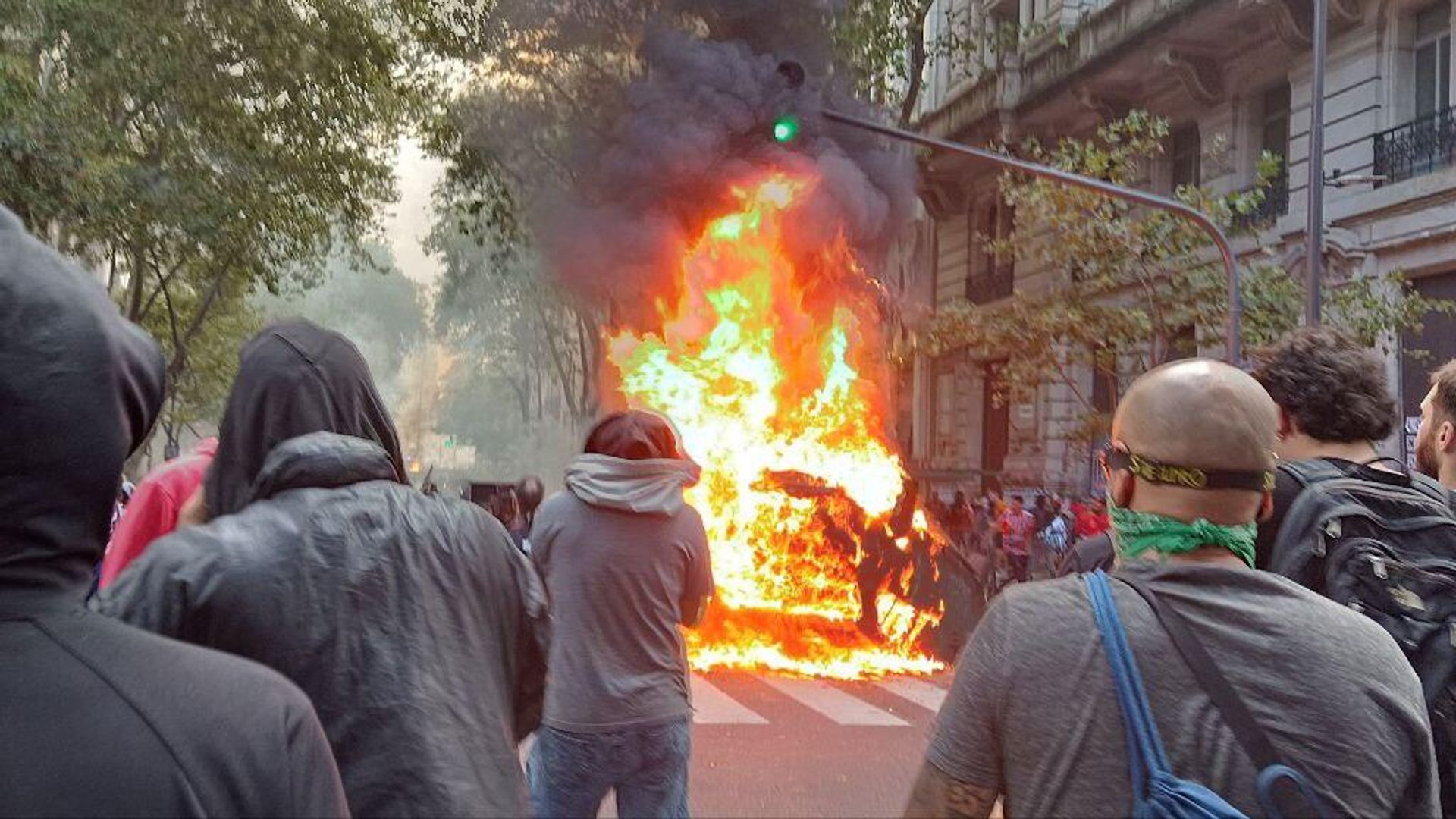 In Argentina, Protests Against the Government Escalate into Clashes