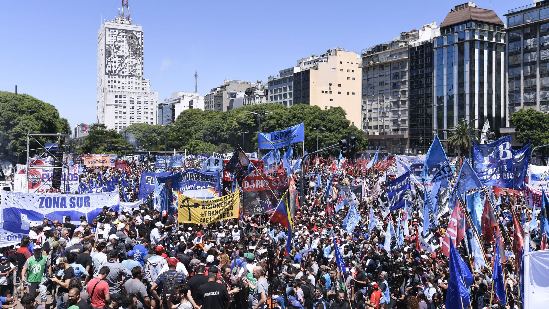 Protests in Buenos Aires: Clashes and Casualties