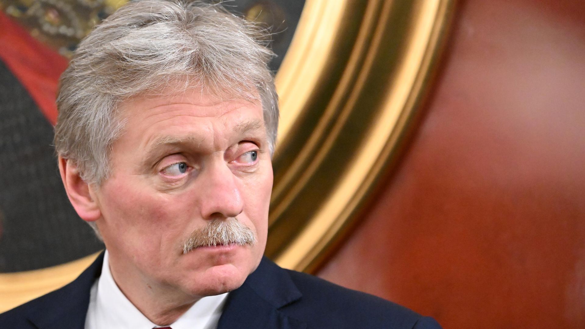 Песков Кремль өртеніп жатқан суреттегі Зеленский жайлы: бұл оның деңгейін көрсетеді