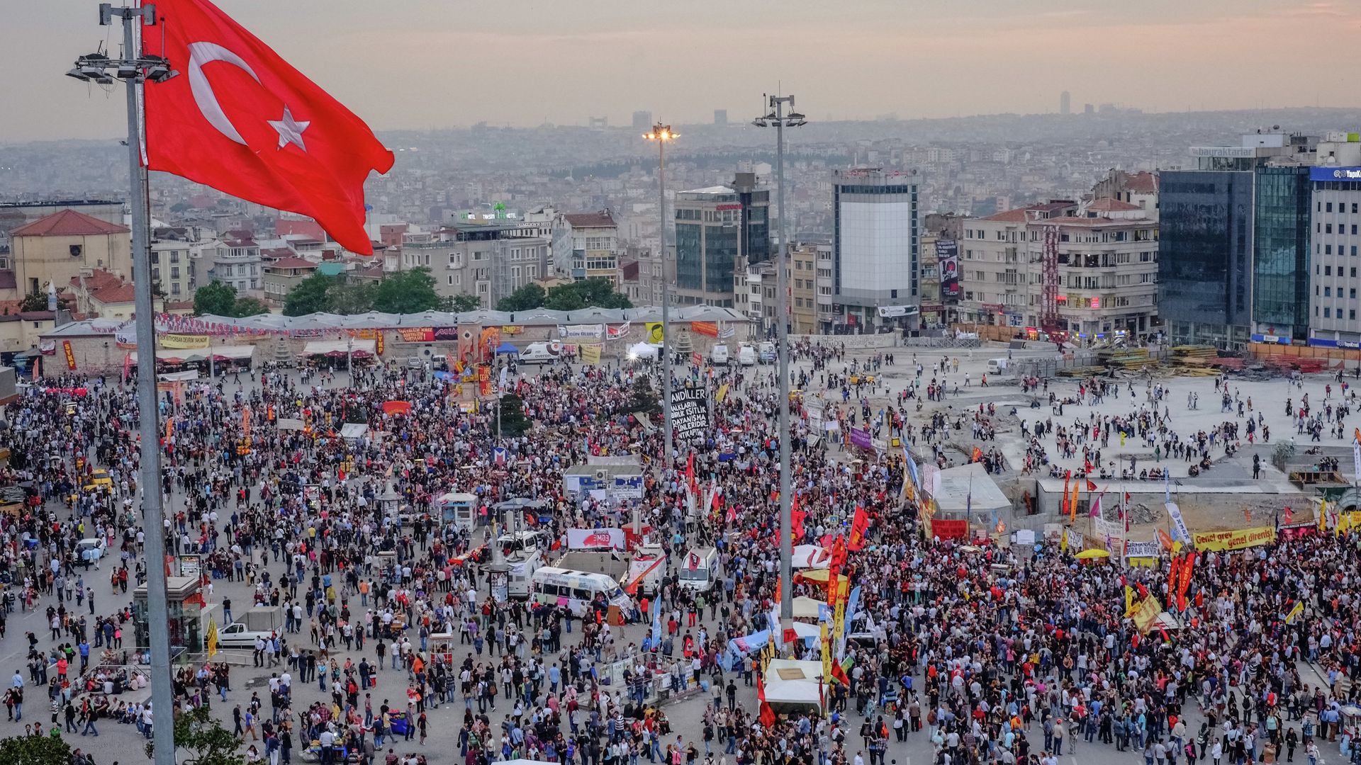 Протесты в Турции: от мэра к требованию смены власти