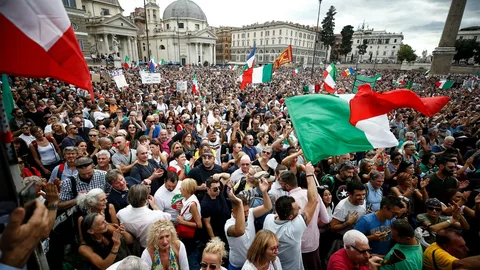 Италия против военных расходов: протесты и сожжённый флаг ЕС