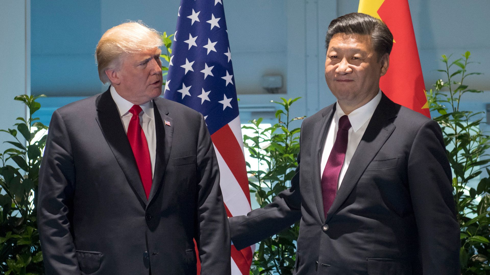 Трамп 9 сәуірден бастап қытай тауарларына 50% баж салығын енгізуге дайын