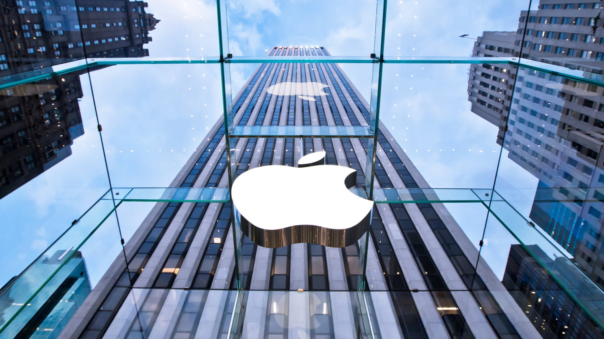 Apple rushes tech shipments to the U.S. to avoid Trump tariffs