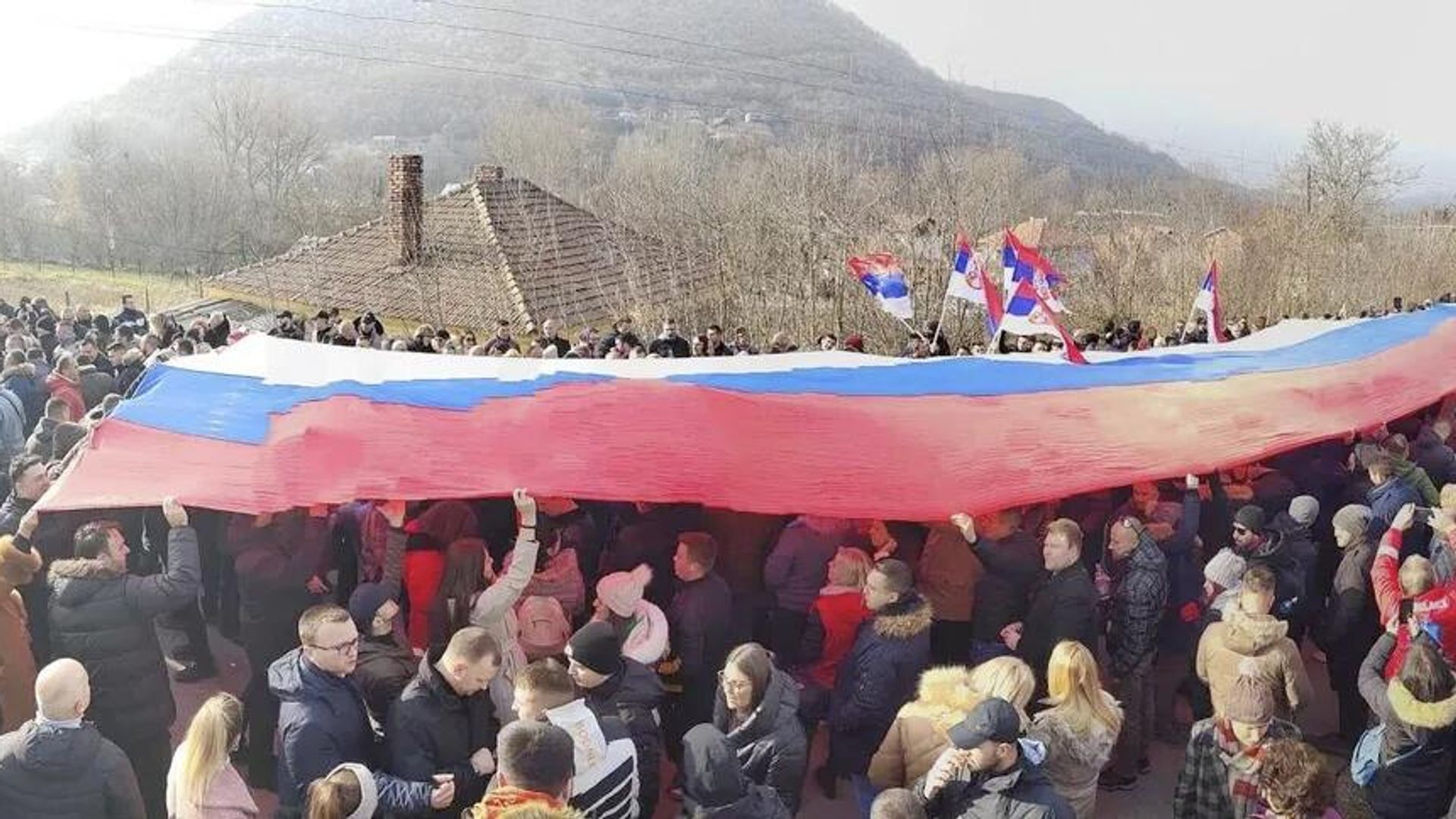 В Белграде прошёл митинг в поддержку Вучича под лозунгом «Не отдадим Сербию»