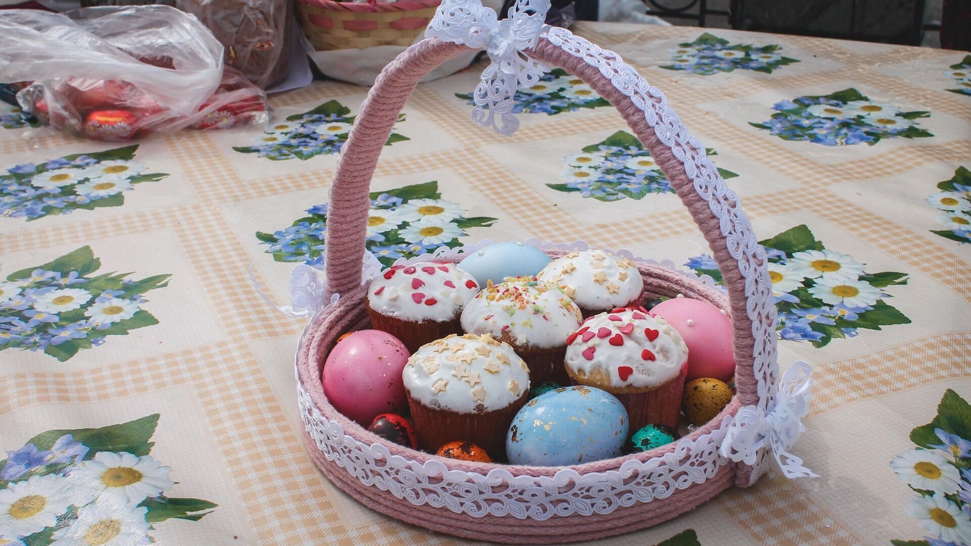 Russian Orthodox Church: Muslims and Jews Are Not Forbidden from Eating Easter Cakes