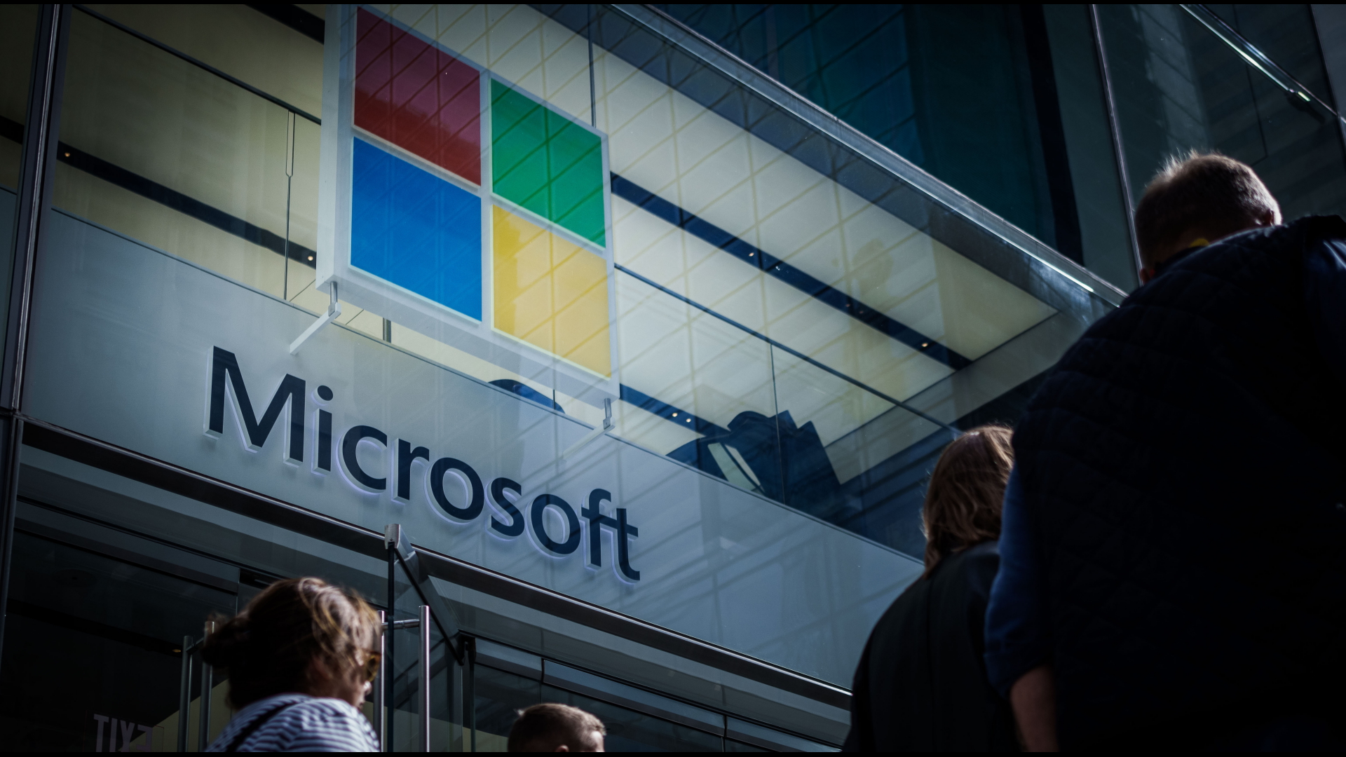 Microsoft Offers Underperforming Employees a Choice: Severance or Training
