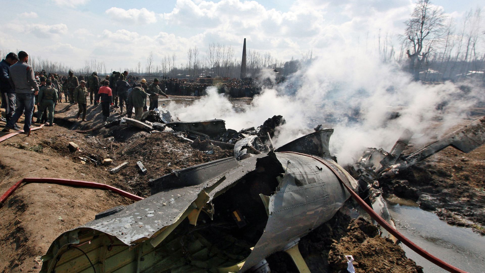 India and Pakistan engage in largest air battle in years