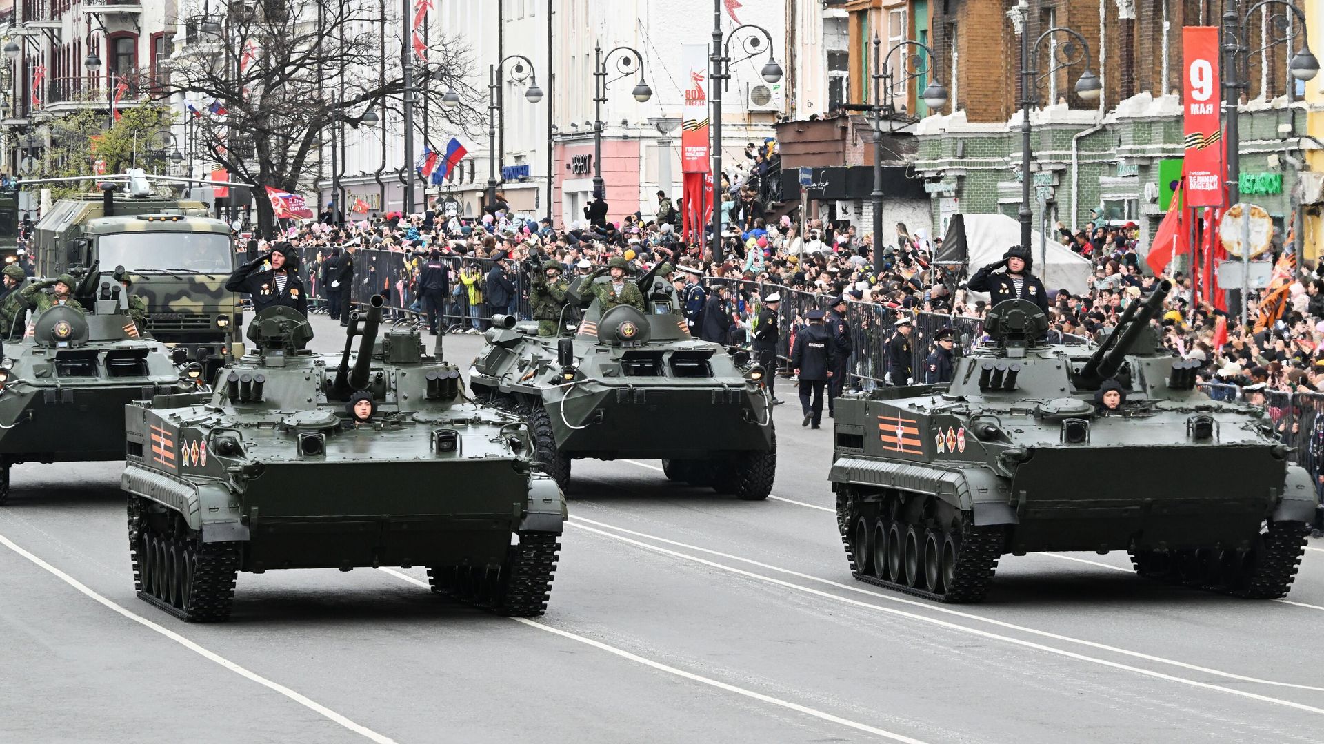 На Красной площади начался торжественный марш с участием Казахстана