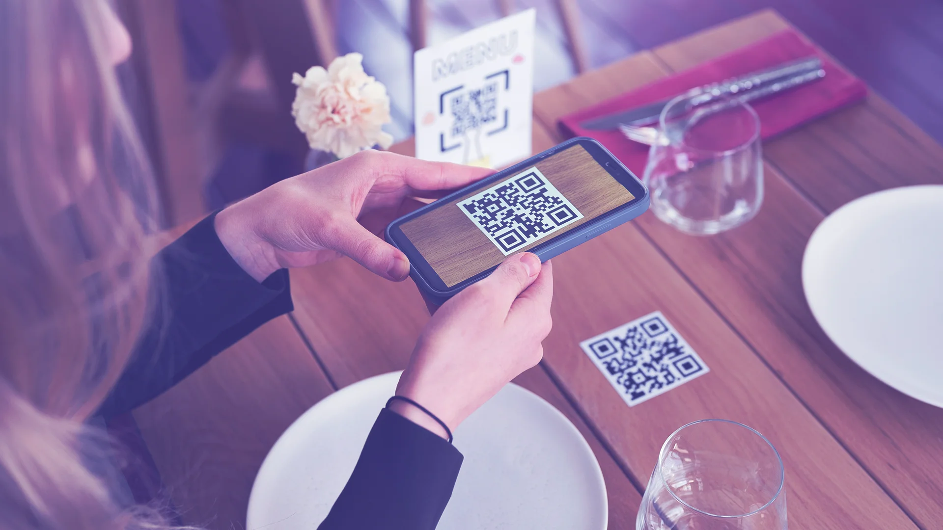 В Казахстане с июня запускают переводы и оплату по единому QR-коду