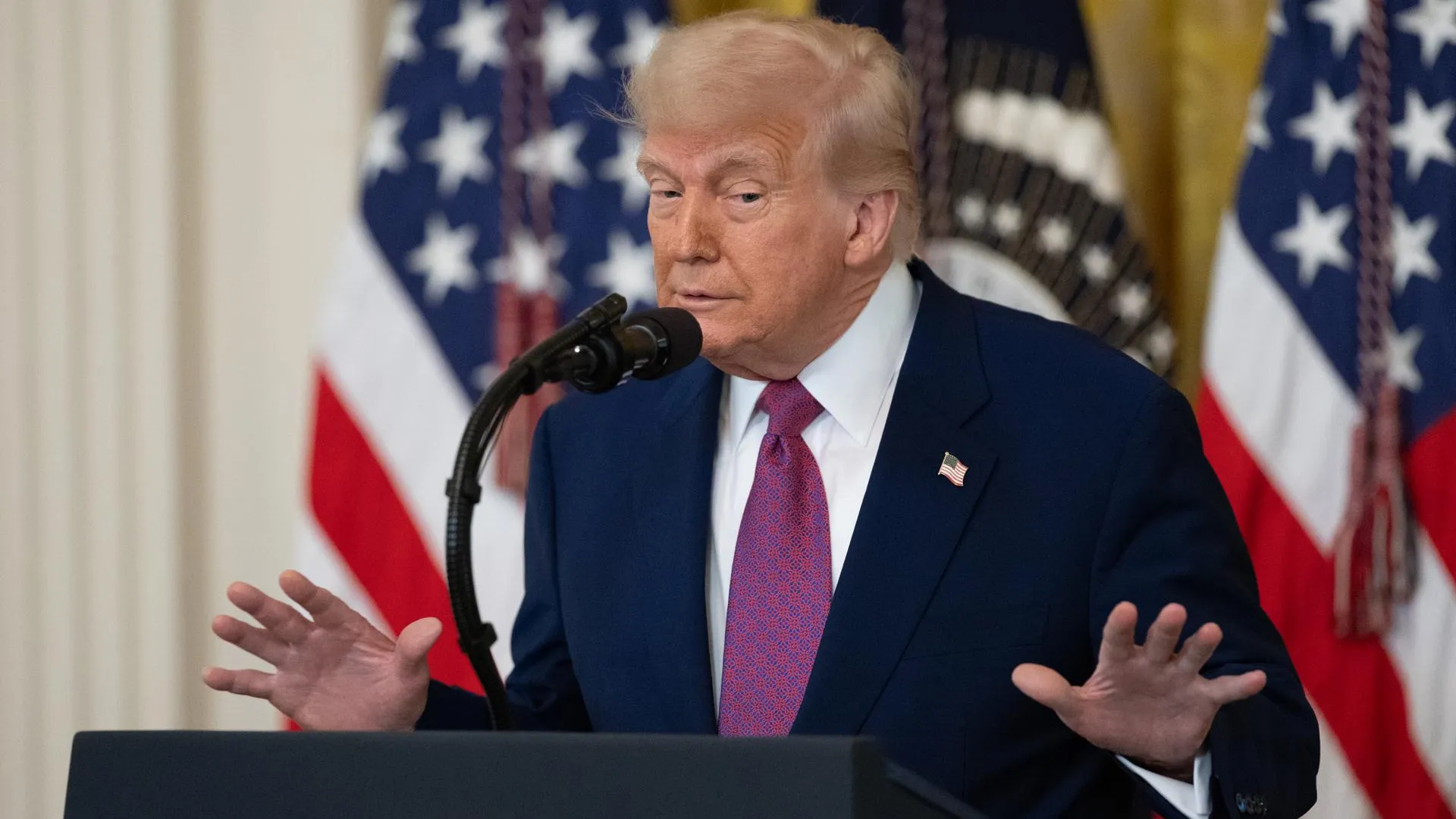 «Бүкіл әлем жарылып кетеді»: Трамп Иранның ядролық қаупі туралы