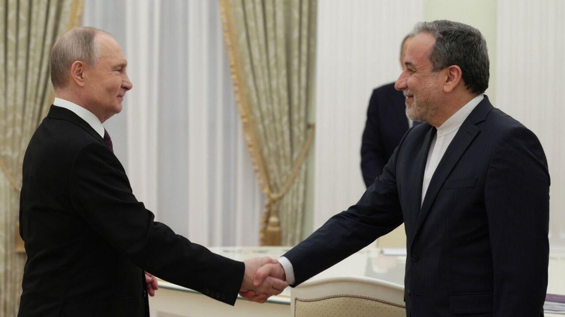 Putin Discusses Strikes on Iran with Iranian FM Aragchi