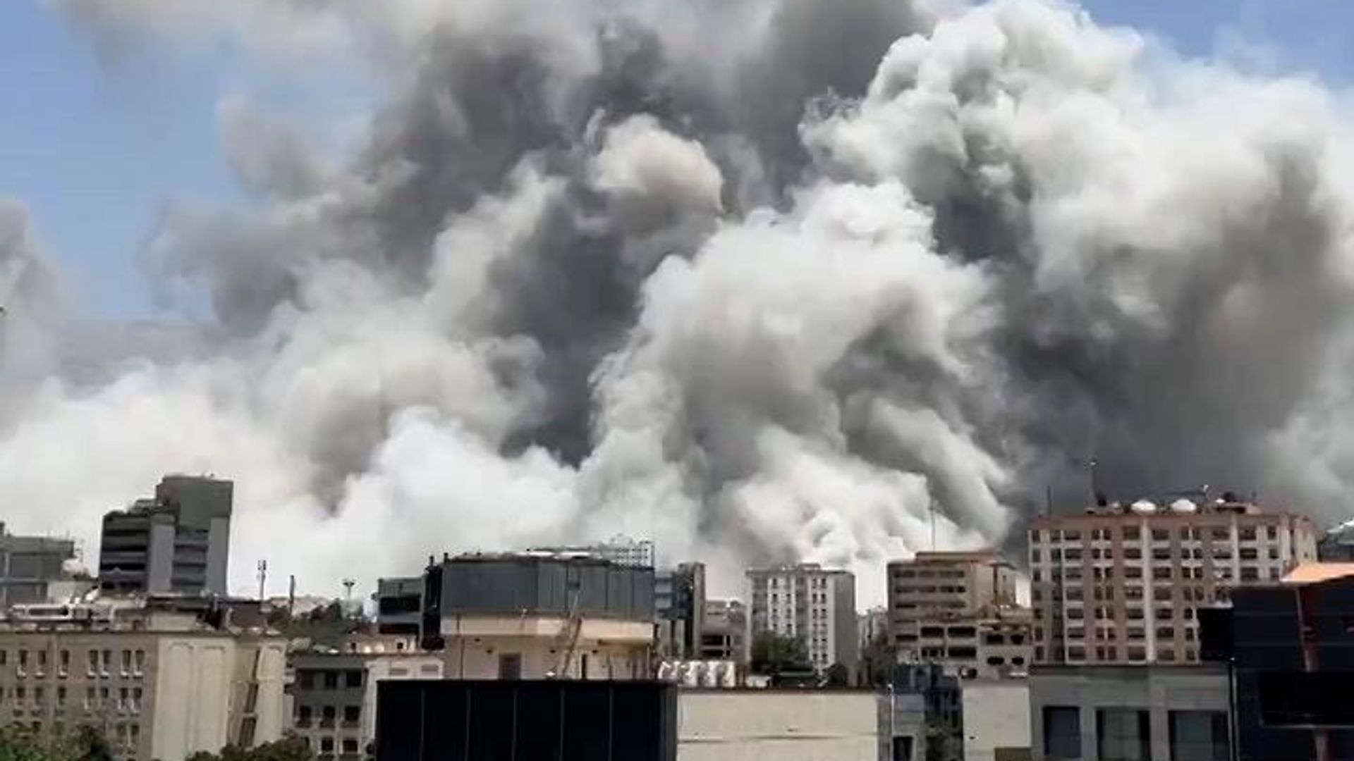 Israeli Airstrikes Hit Military Targets in Tehran