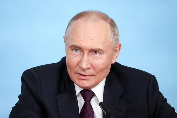 Путин НАТО-ға шабуыл жасау қаупі мен ядролық бопсалау туралы айыптауларды жоққа шығарады
