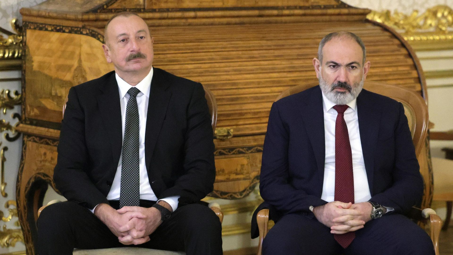Әлиев пен Пашинян Абу-Дабиде келіссөздер жүргізіп жатыр