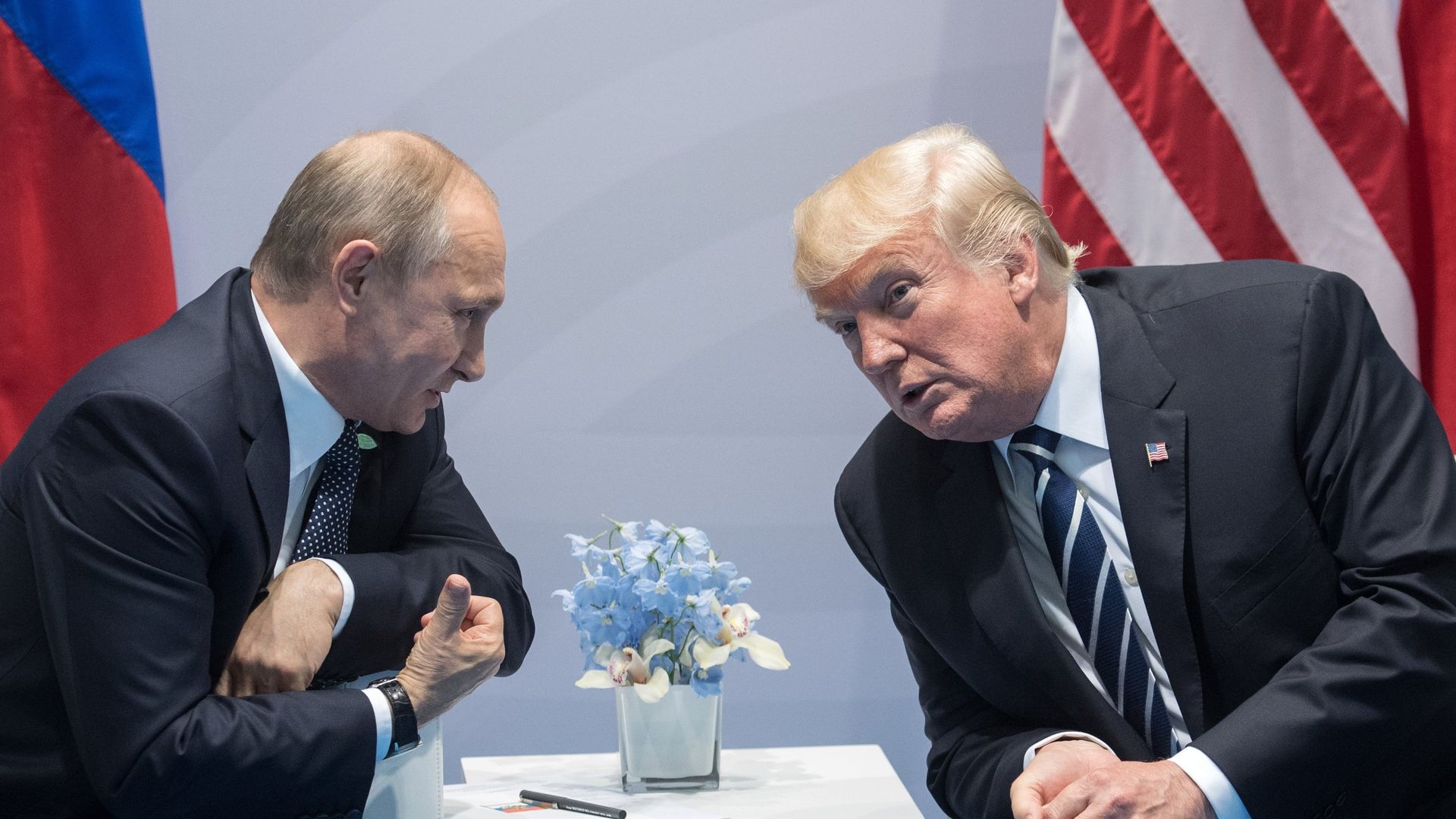 Trump Announces Upcoming Talk with Putin and Negotiations with Europe