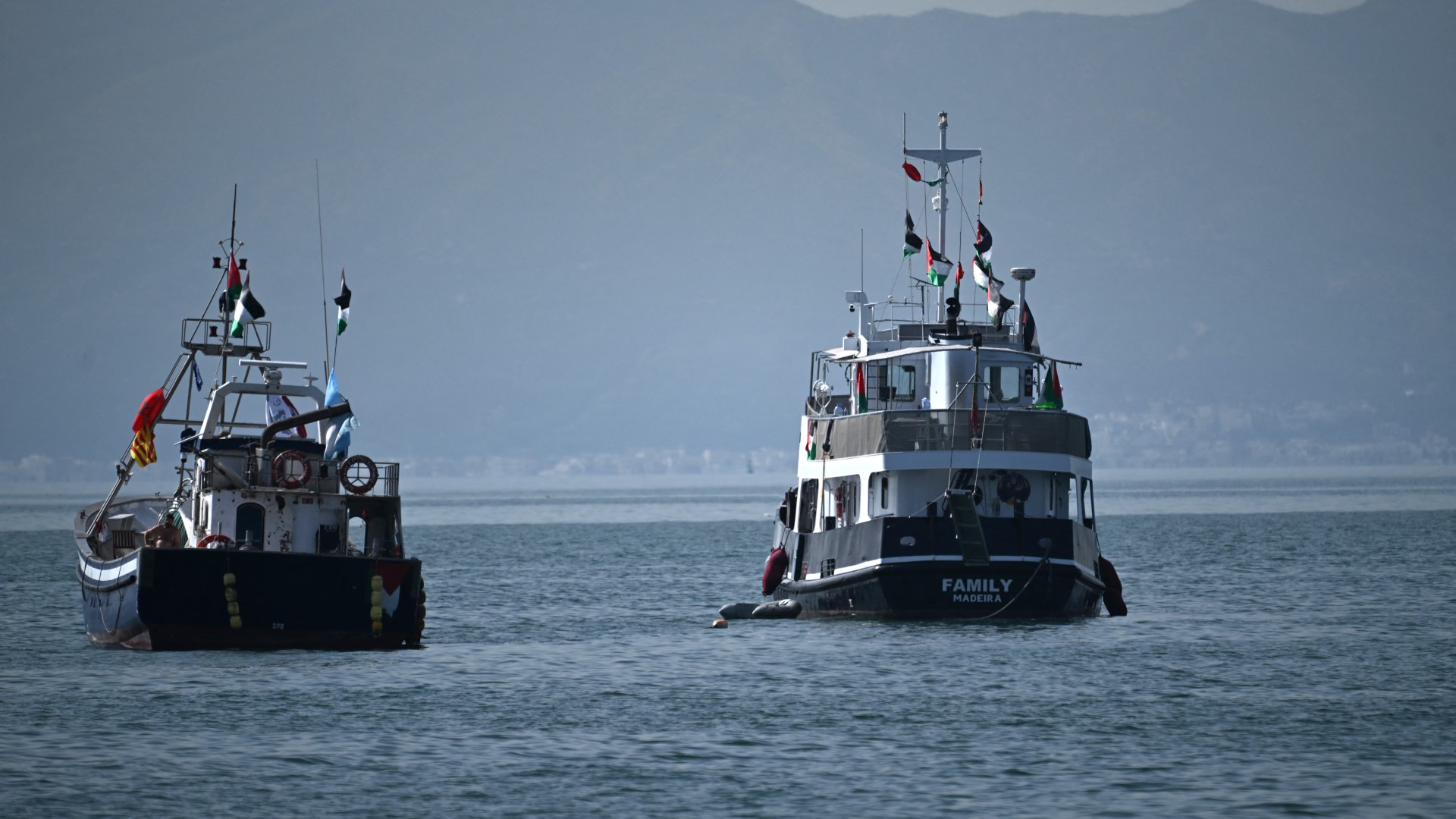 Zionist Ship “Komemiyut” Delivers Kidnapped Flotilla Crew to Ashdod