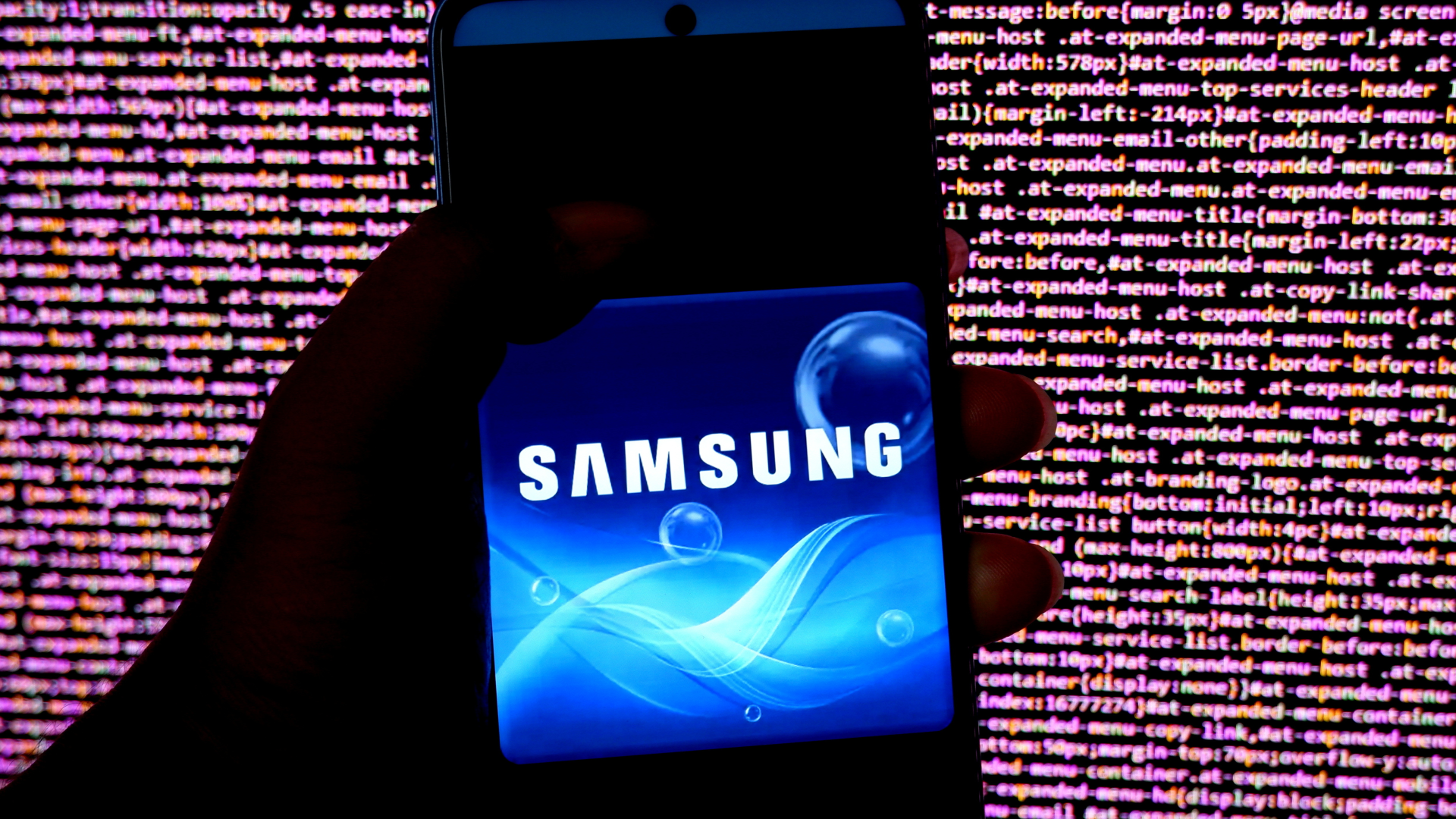 Израильдік AppCloud қолданбасы Samsung смартфондары арқылы аңдуға қатысы бар деп күдіктелуде