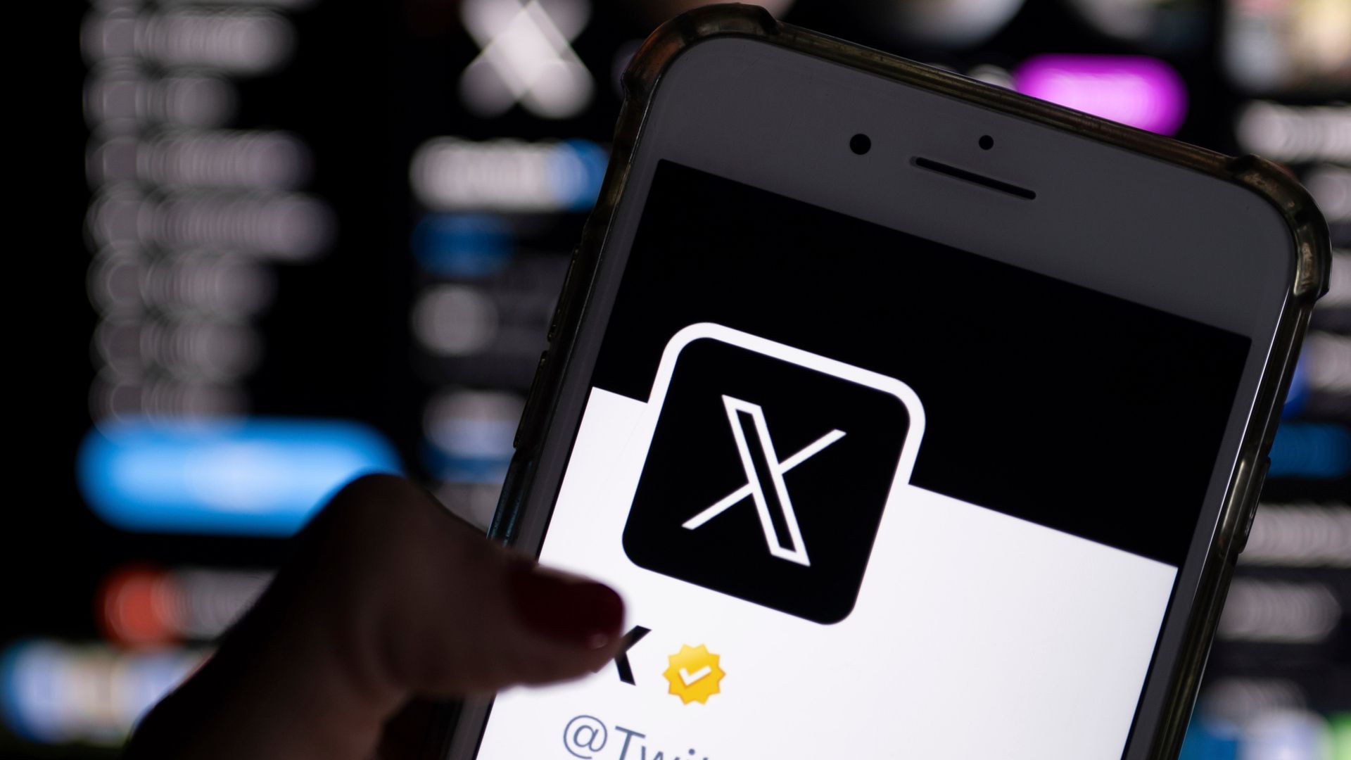 Social Network X Disabled Automatic Translation of Posts in Hebrew